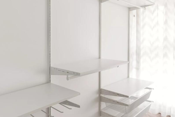 衣帽間裝修效果圖-保駕護(hù)航裝修網(wǎng)