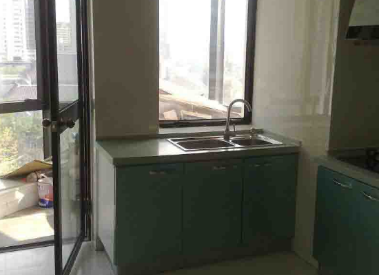 適用于廚房帶陽臺的裝修設(shè)計方案