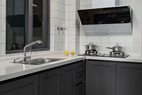 廚房裝修效果圖-保駕護(hù)航裝修網(wǎng)